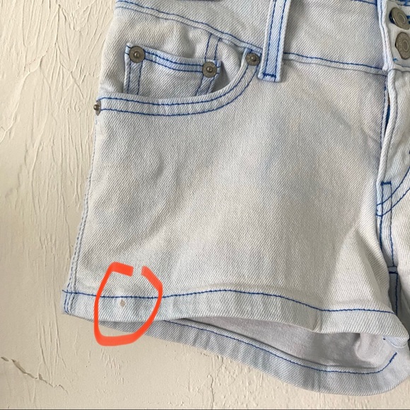 🪼SOLD🪼 Levi’s Vintage Y2k Black Tab Light Blue Wash Denim Jean Shorts | 3 - Picture 7 of 11